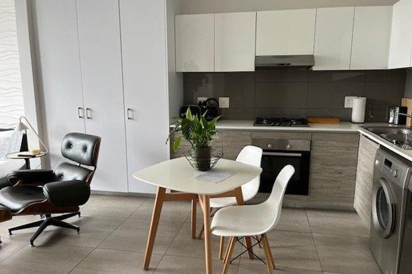 First time on Offer is this upmarket stylish and fully furnished studio ...