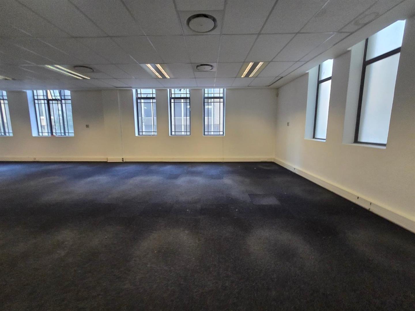 Commercial property to rent in Cape Town City Centre - 44 Strand - P24 ...