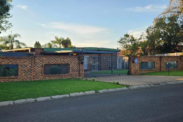 Spacious 4-Bedroom Face Brick Home to Let in Sunair Park – Solar, Pool, Entertainment &amp; Excellent Security

This well-maintained ...