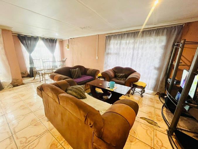 4 Bedroom House for Sale in Grasslands