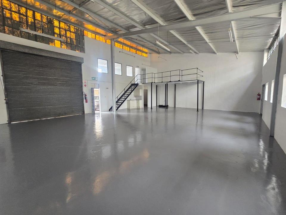 Industrial property to rent in New Germany - P24-116998005