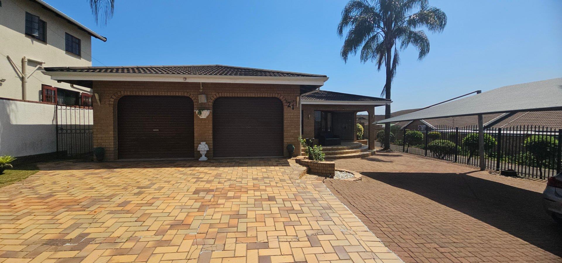 3 Bedroom House for sale in Mountain Rise - P24-116998522