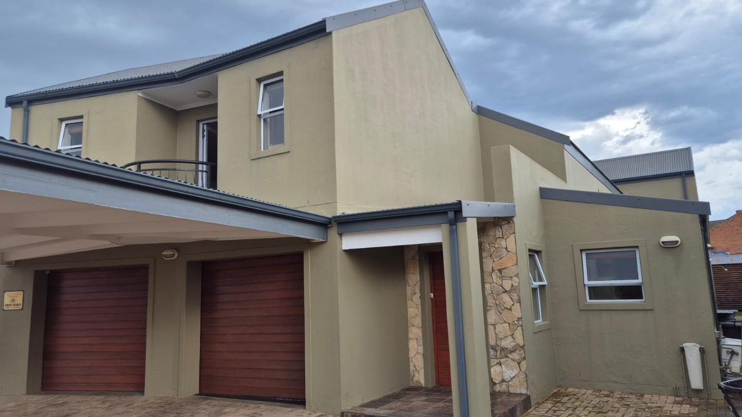 6 Bedroom House for sale in Stilbaai Wes - 7 Klapperbos Crescent - P24 ...