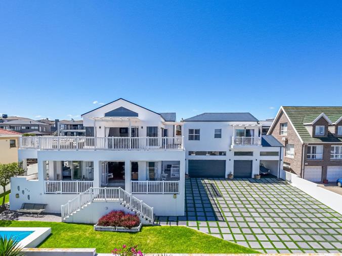 5 Bedroom House for Sale in Myburgh Park
