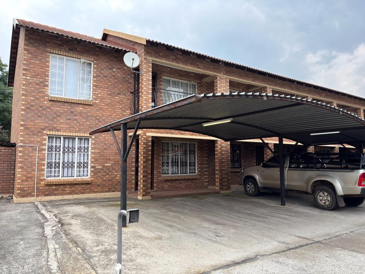 2 Bedroom Apartment / flat for sale in Rustenburg Central - P24-116999533