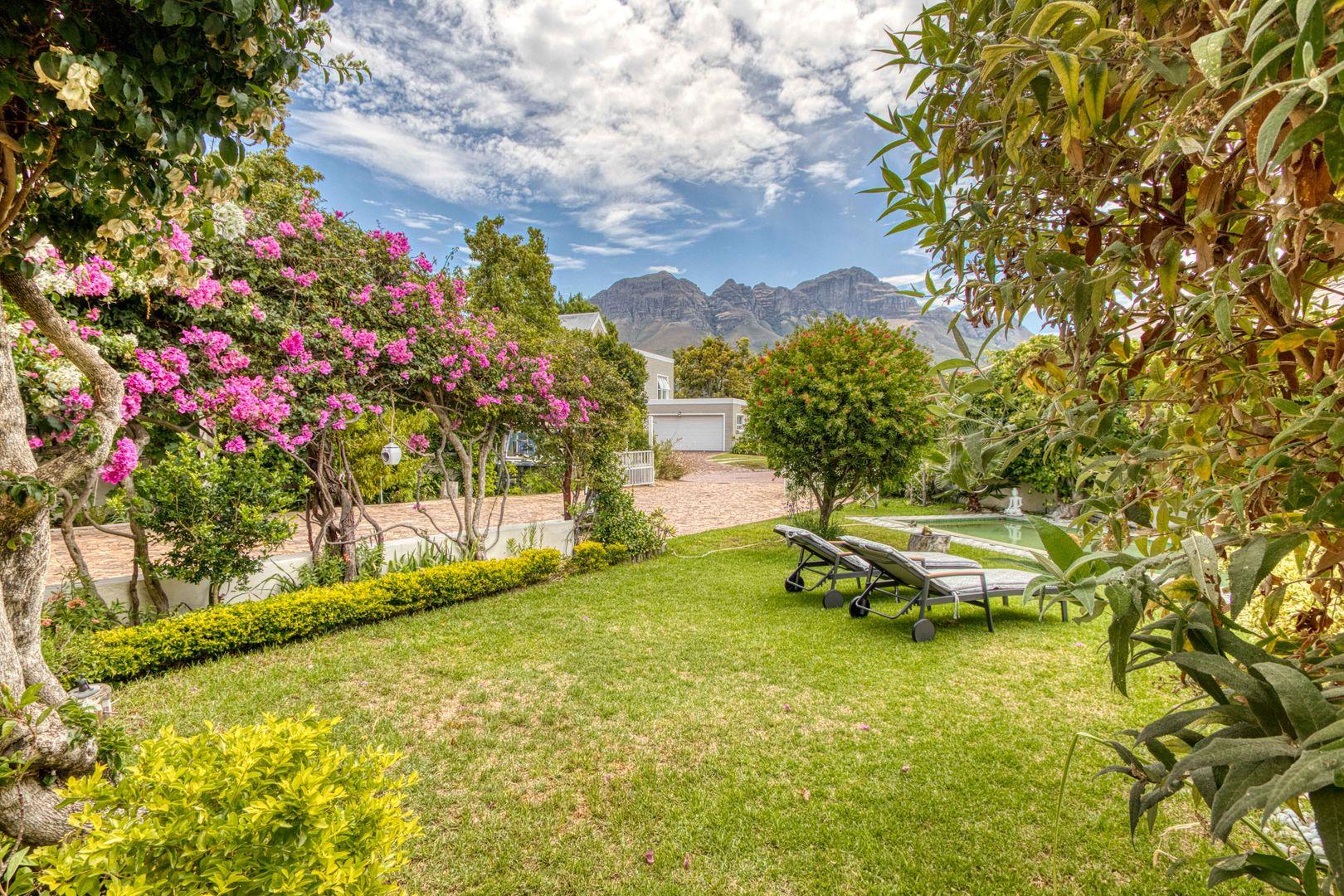 Photo of 2 Bedroom House to rent in Erinvale Golf Estate