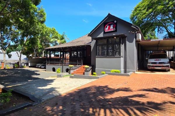 TEAM SHANE PROPERTIES | Looking for the right space to run your business? This well positioned commercial premises on prime Montpelier ...