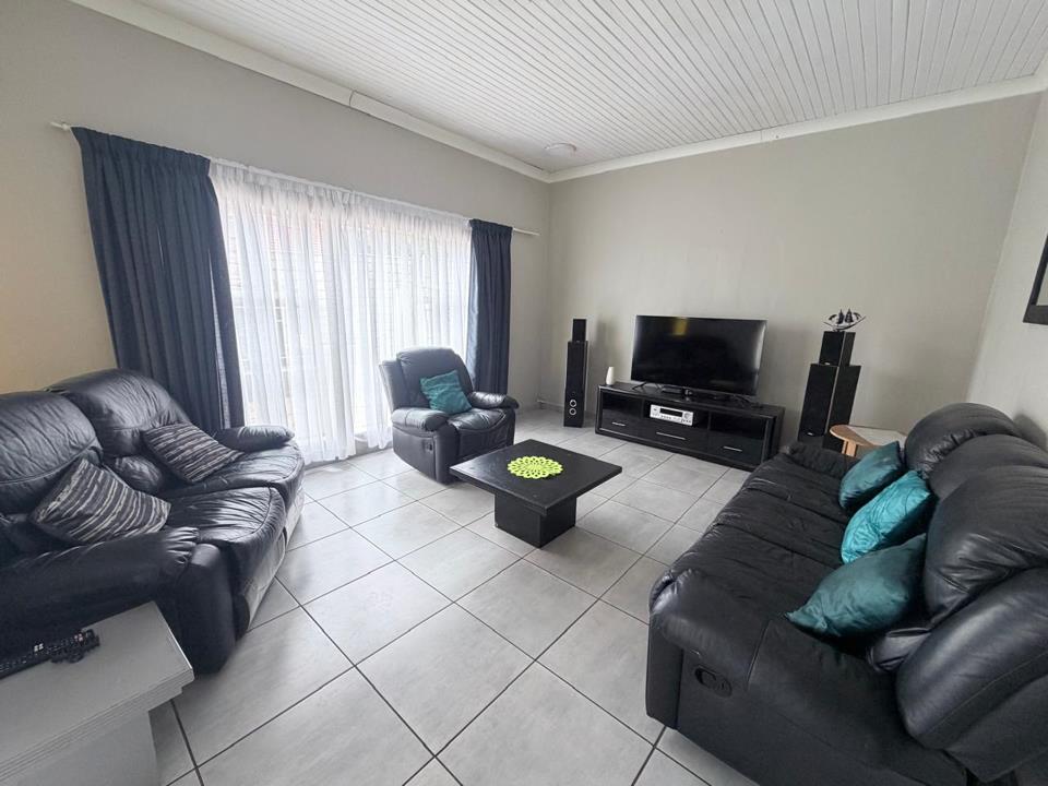 Listing number: P24-117208224, Image number: 1