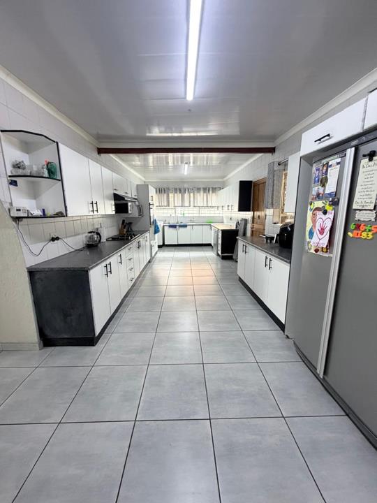 Listing number: P24-117716455, Image number: 3