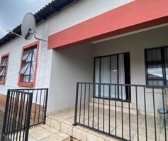 House for sale in Heatherview