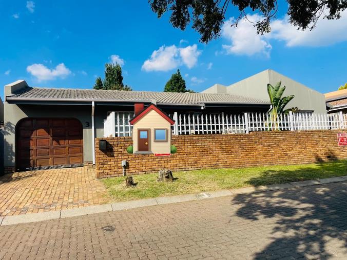 3 Bedroom House for Sale in Mulbarton