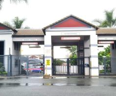 Apartment / Flat for sale in Honeydew Grove