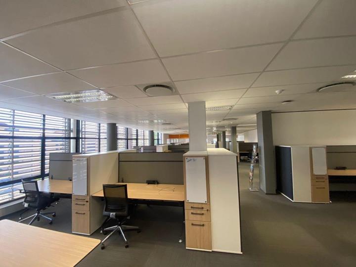 Listing number: P24-117002600, Image number: 2