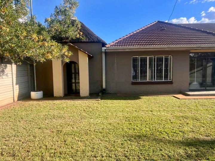 3 Bedroom House for sale in Three Rivers - P24-117002957