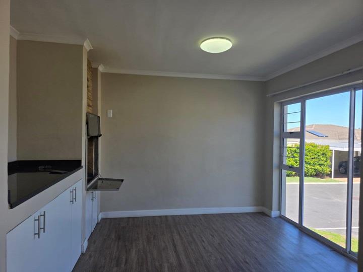 3 Bedroom Townhouse to rent in Somerset Ridge - P24-117006860