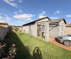 House for sale in Windmill Park