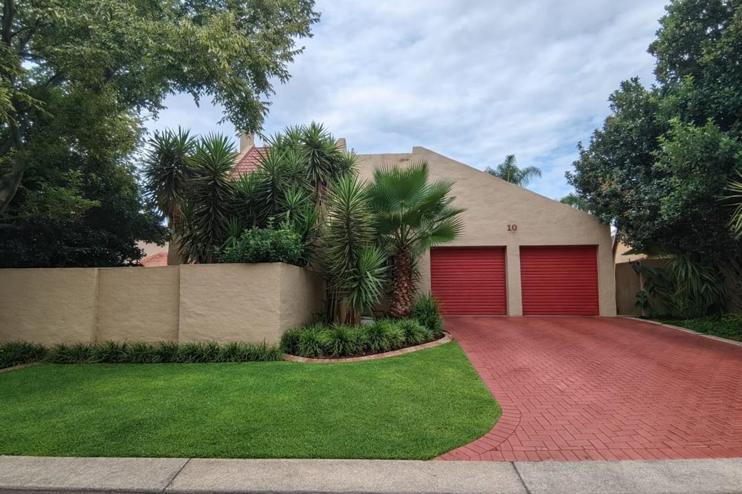 4 Bedroom House for sale in Eldo Manor - P24-117008157