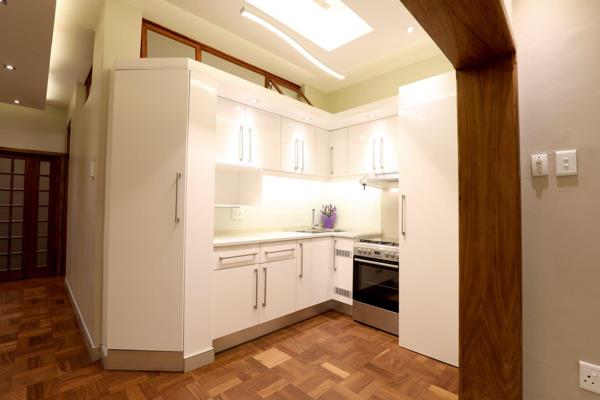 A beautiful 1-bedroom apartment available for rent in a stylish heritage building. This unit offers modern finishes, great lighting, and a comfortable living space.

Bedroom

Space for a Queen/King bed

Built-in ...