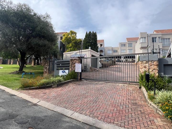 2 Bedroom Townhouse for sale in Ridgeway - P24-117009842