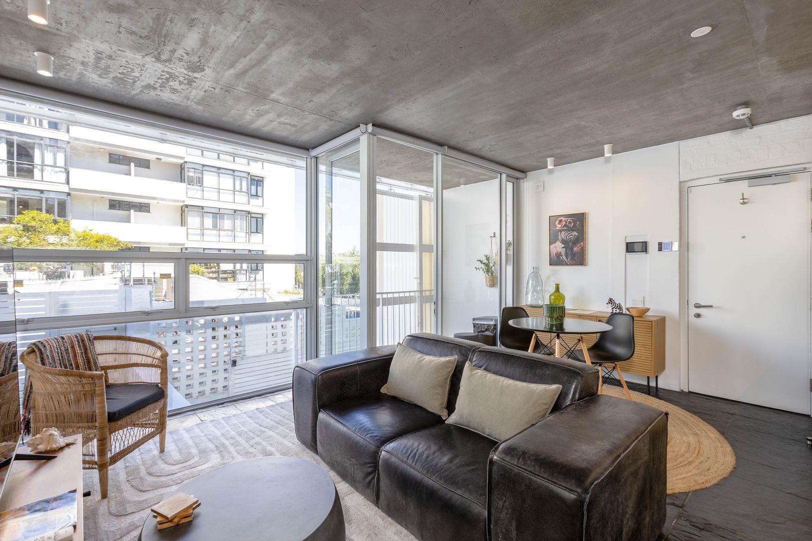 1 Bedroom Apartment / flat for sale in Sea Point - P24-117010674
