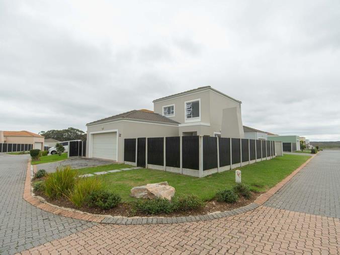 3 Bedroom House for Sale in Westbrook