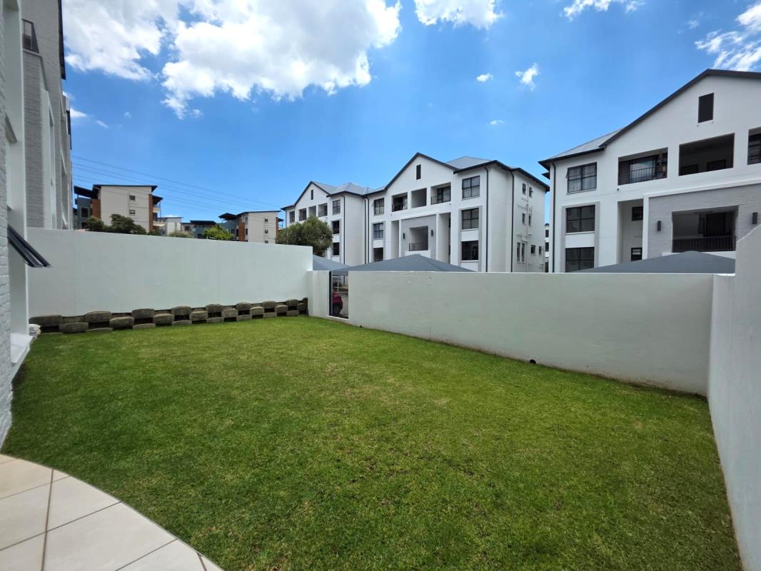3 Bedroom Apartment / flat for sale in Greenstone Hill - P24-117014544