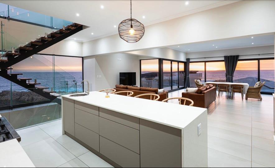 4 Bedroom House for sale in Pinnacle Point Golf Estate - P24-117015356
