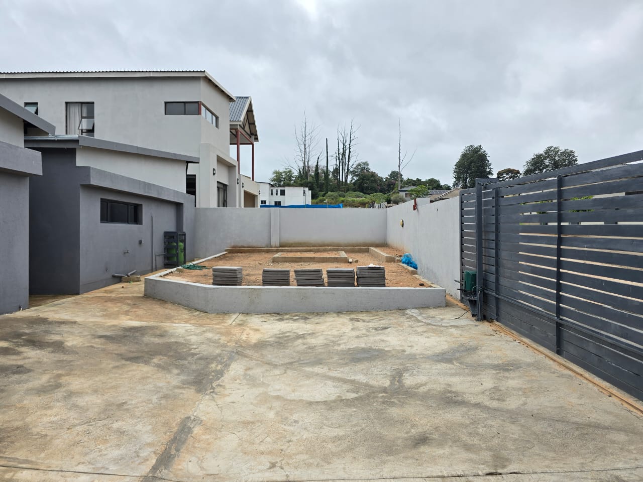 3 Bedroom House for sale in Riverside Estate - P24-117019216