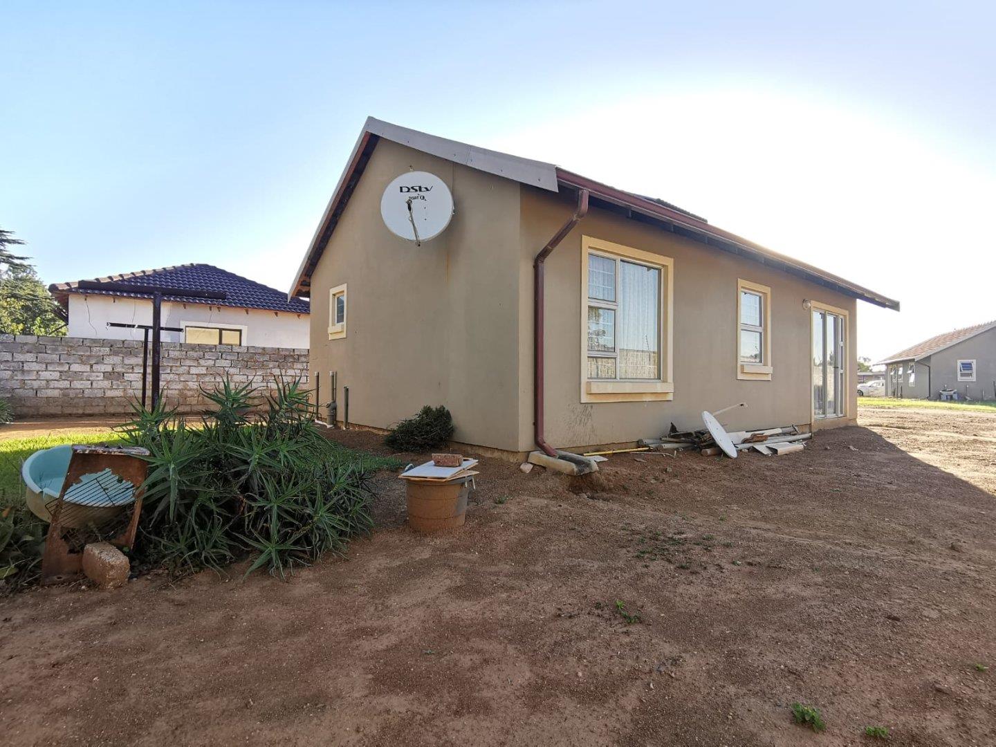 3 Bedroom House for sale in Strubenvale - P24-117019308