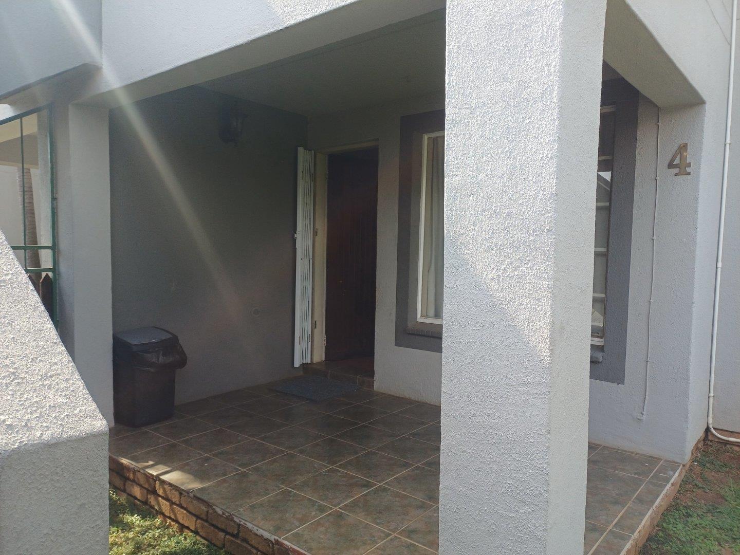 2 Bedroom Townhouse for sale in Glen Marais - 4 Tanager, 8 Dann Road ...