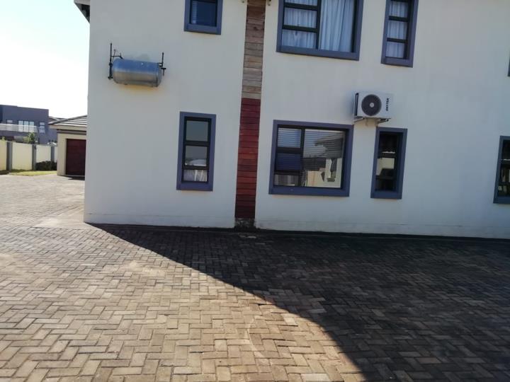 5 Bedroom House for sale in Riverside Estate - P24-117020204