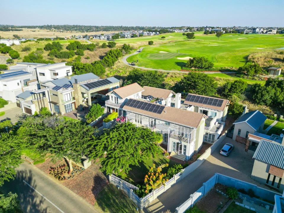 5 Bedroom House for sale in Copperleaf Estate - P24-116036515