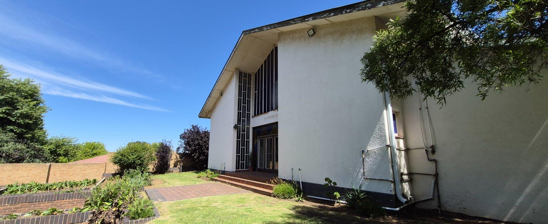 Commercial property to rent in Ermelo - P24-117021170