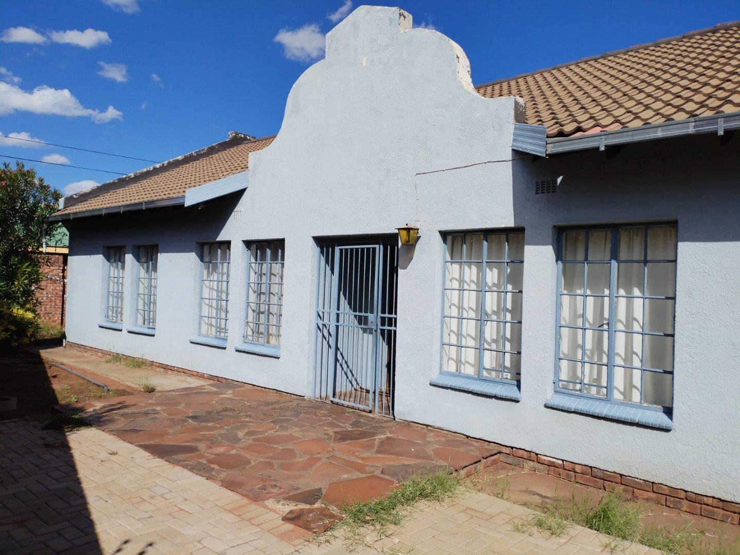 4 Bedroom House for sale in South Ridge - P24-117023810