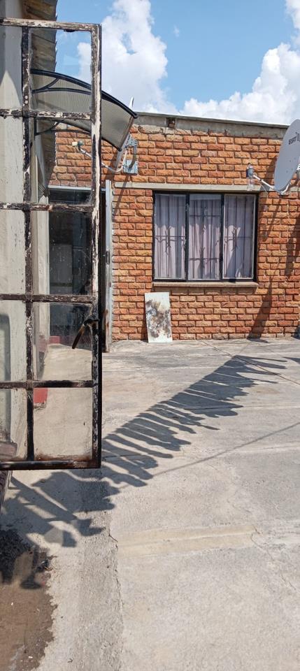 Listing number: P24-117024565, Image number: 2