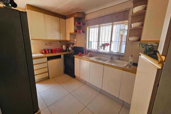 6 Bedroom House for sale in Klopperpark - P24-117026068