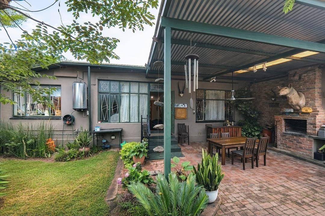 4 Bedroom House for sale in Modimolle - P24-117027569