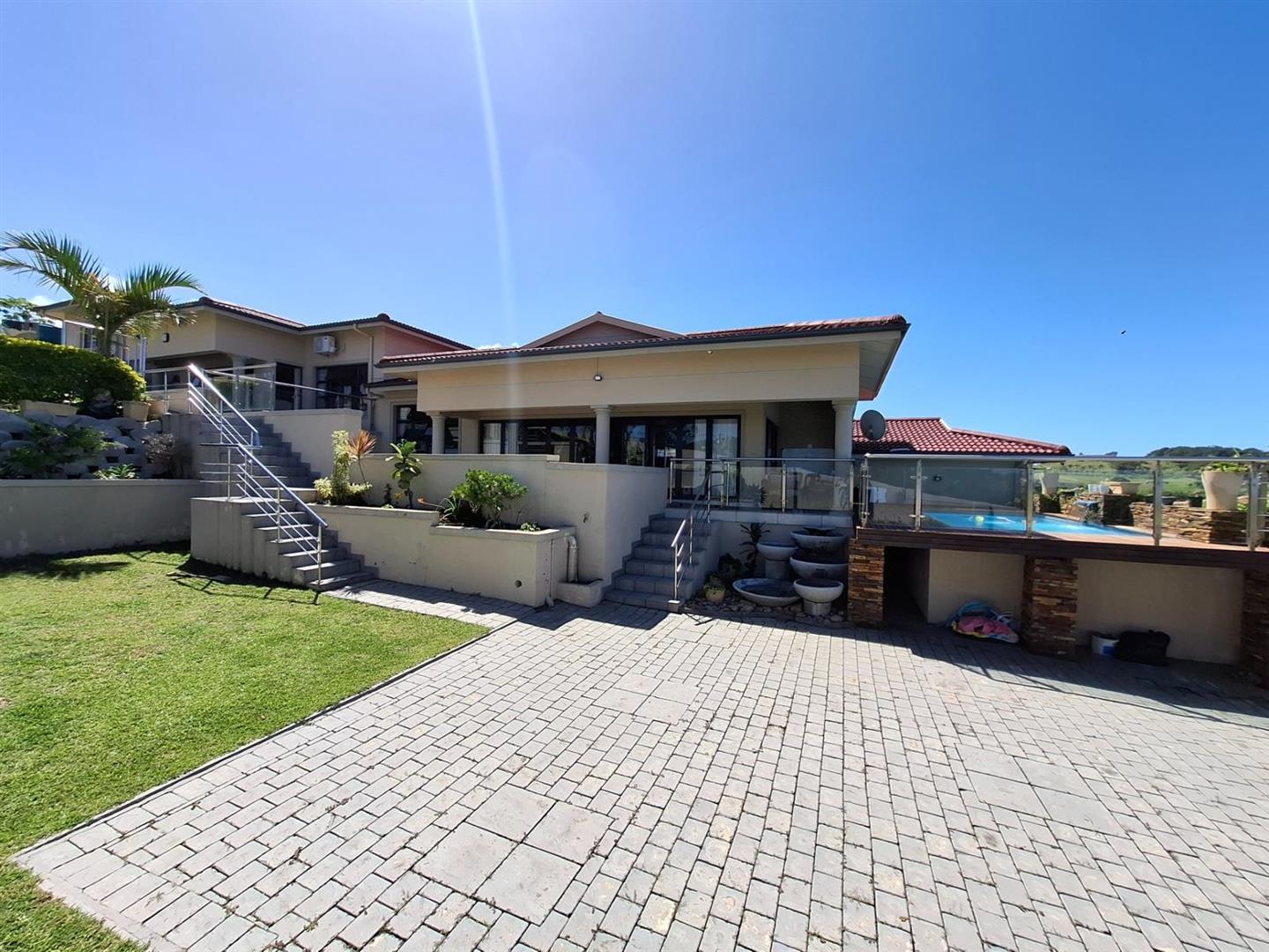 3 Bedroom House for sale in Shelly Beach - P24-117030718