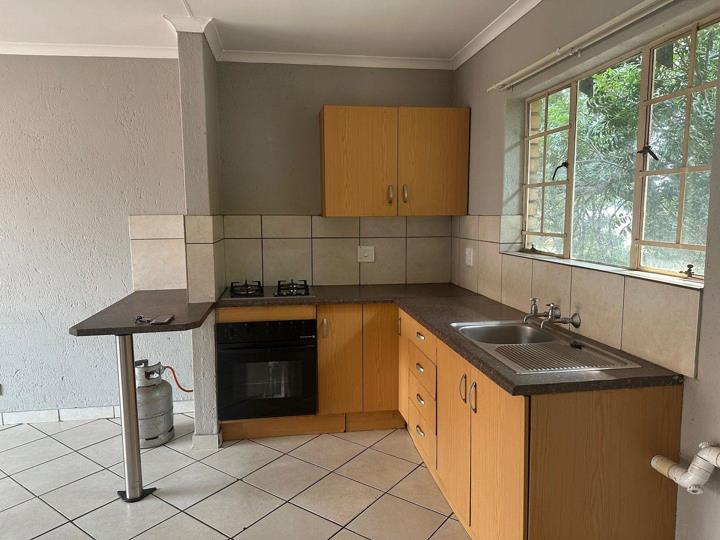 1 Bedroom Apartment / flat for sale in Rustenburg Central - P24-117030726