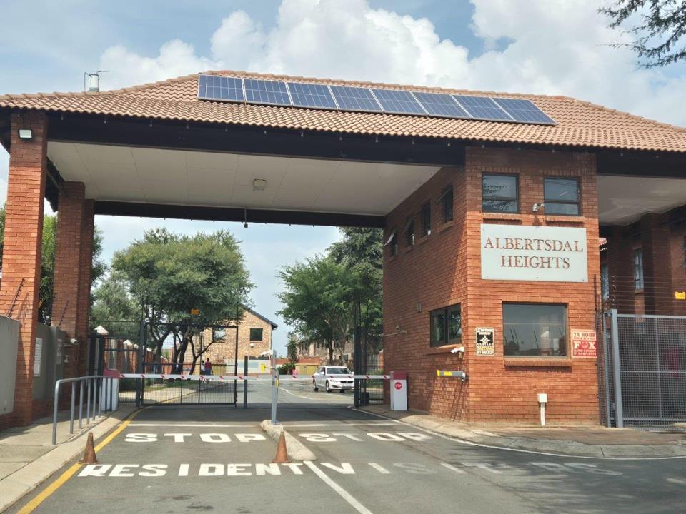 3 Bedroom Townhouse for sale in Albertsdal - 2 Fire Finch Place - P24 ...