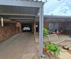 House for sale in South Ridge