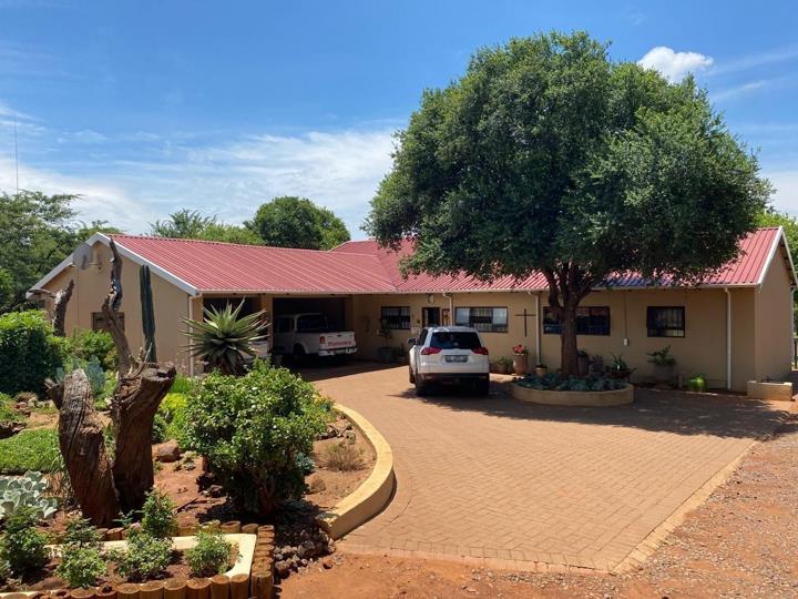 Farm for sale in Rustenburg Rural - P24-116730364