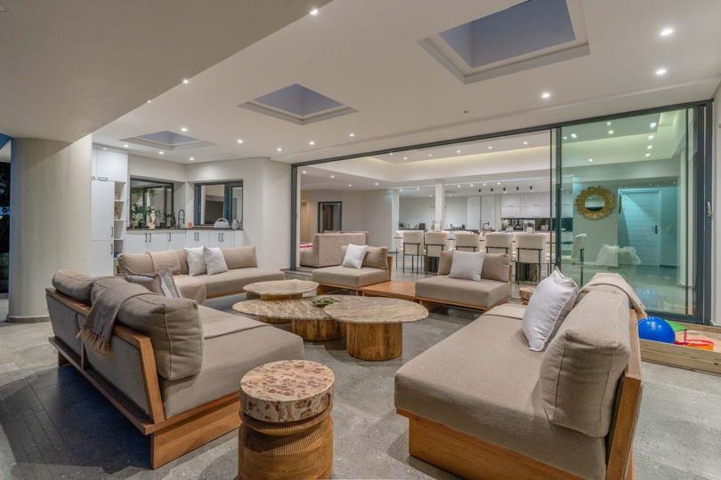 5 Bedroom House for sale in Inanda - P24-117034968