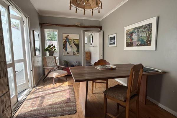 Sought after area of Woodstock.  Large private garden with easy access to enjoy the ...