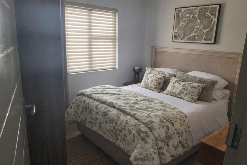 Listing number: P24-117726706, Image number: 2