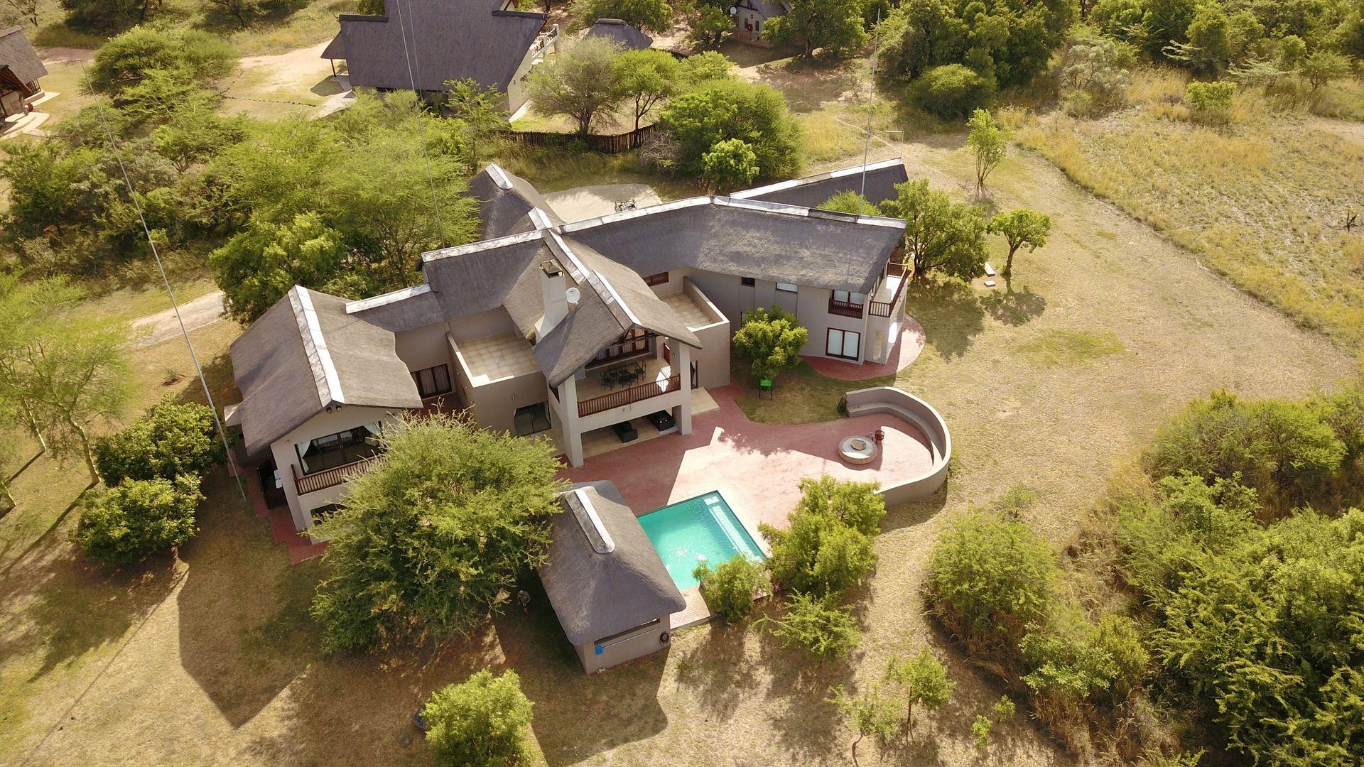 7 Bedroom House for sale in Zebula Golf Estate - P24-117036744