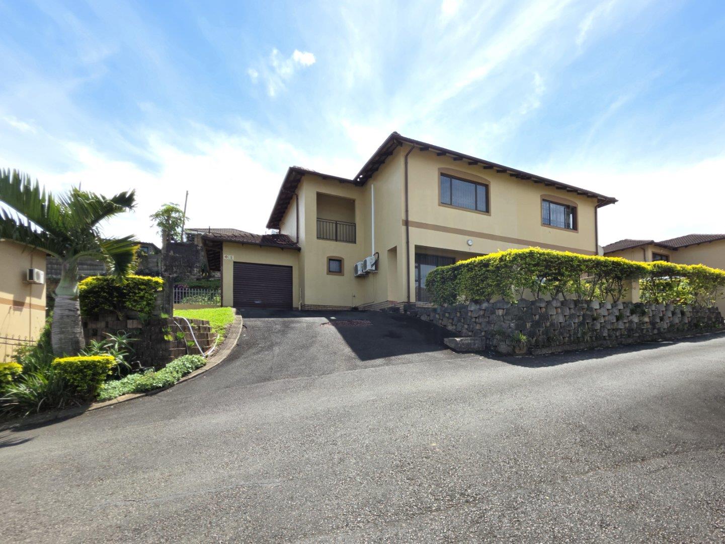 3 Bedroom Townhouse for sale in Parlock - P24-117041914