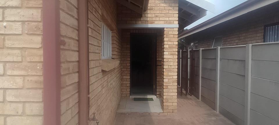Listing number: P24-117044729, Image number: 2