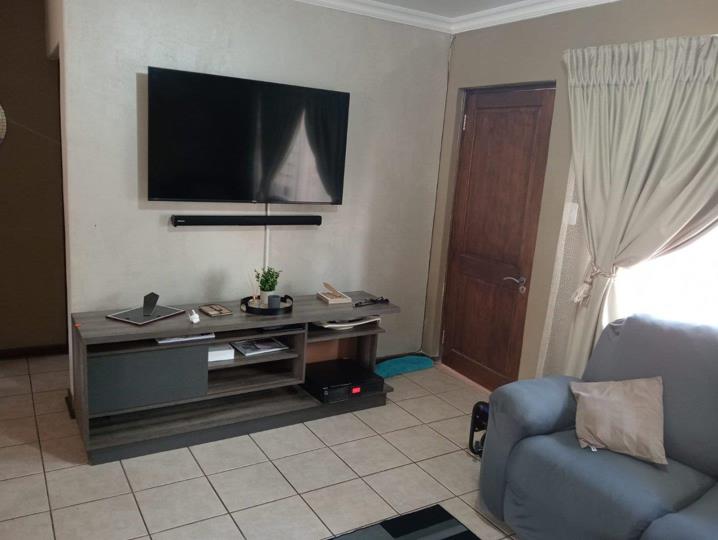 Listing number: P24-117045033, Image number: 2