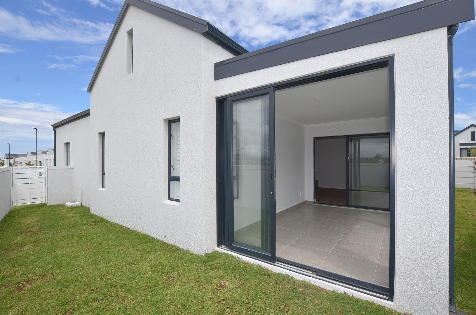 Photo of 2 Bedroom House for sale in Sunningdale